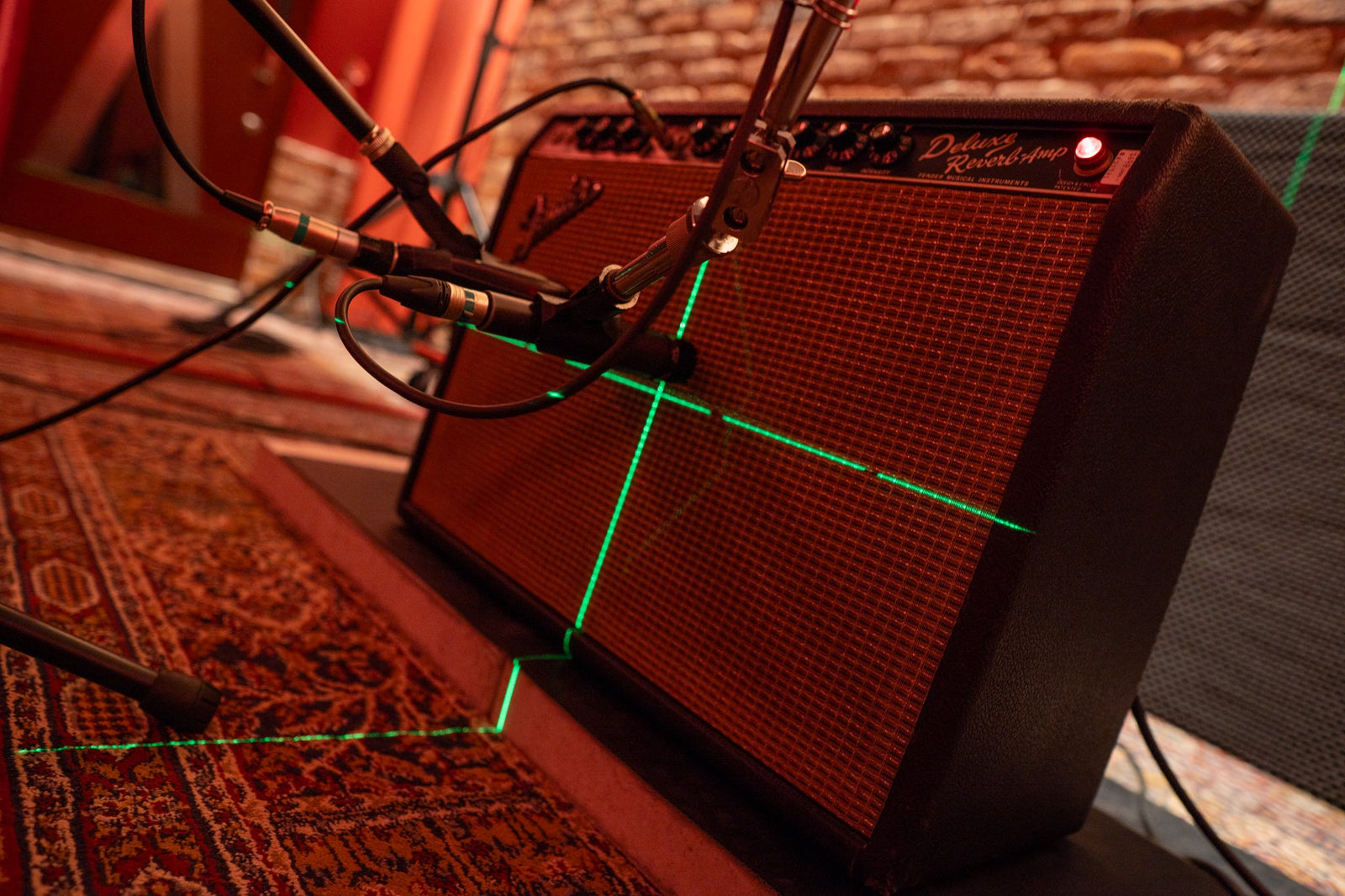 112 FEND DLX-RV | Fender™ Deluxe Reverb [Black Face]